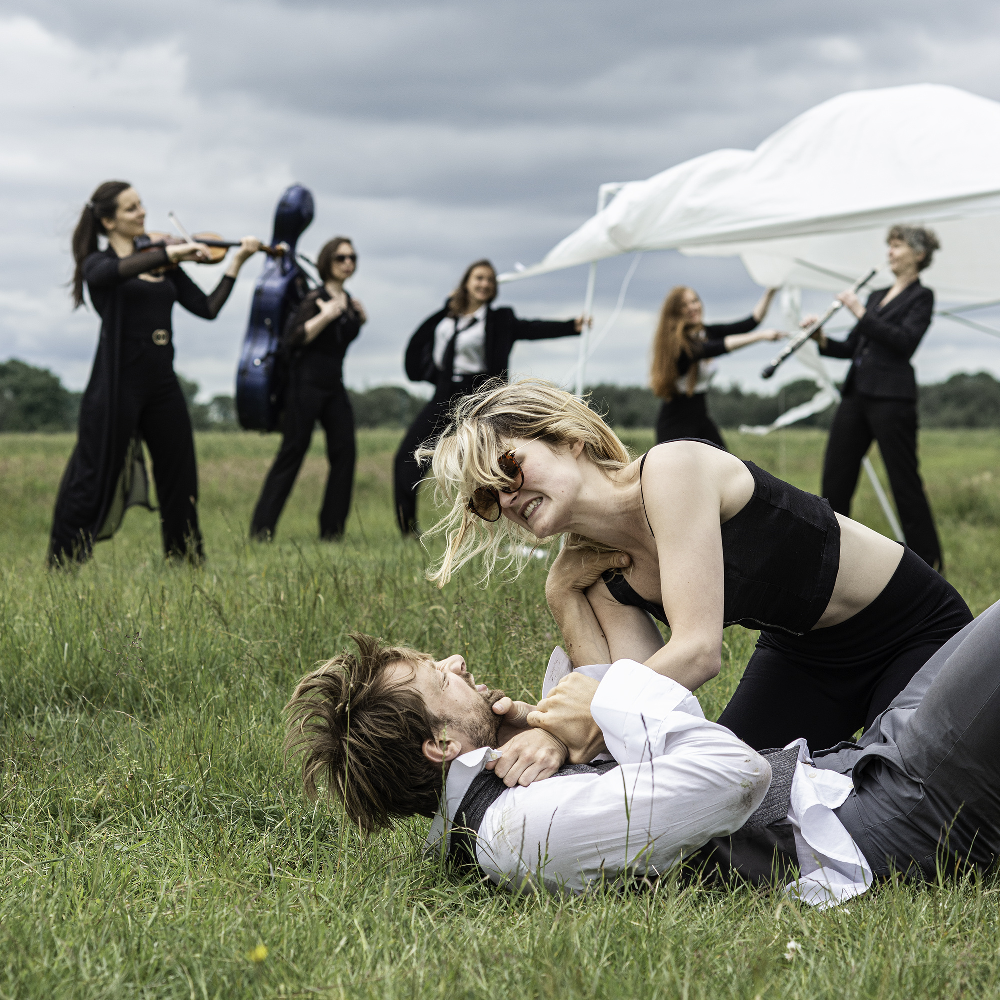 Musici van NNO brengen openluchtvoorstellingen op Groningse buitenlocaties: "Polder Wodka"