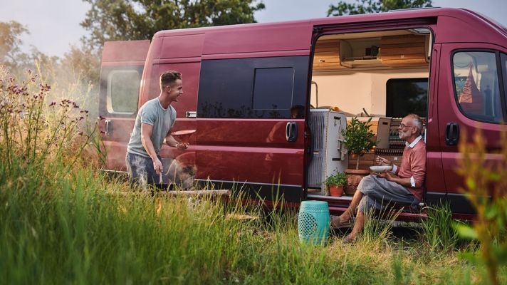 Groningse startup VAN-Jorn en Nefkens bundelen krachten: Peugeot-busjes ombouwen tot hippe campers