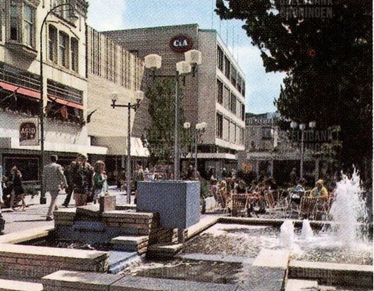 De fontein in de Herestraat in de jaren zestig