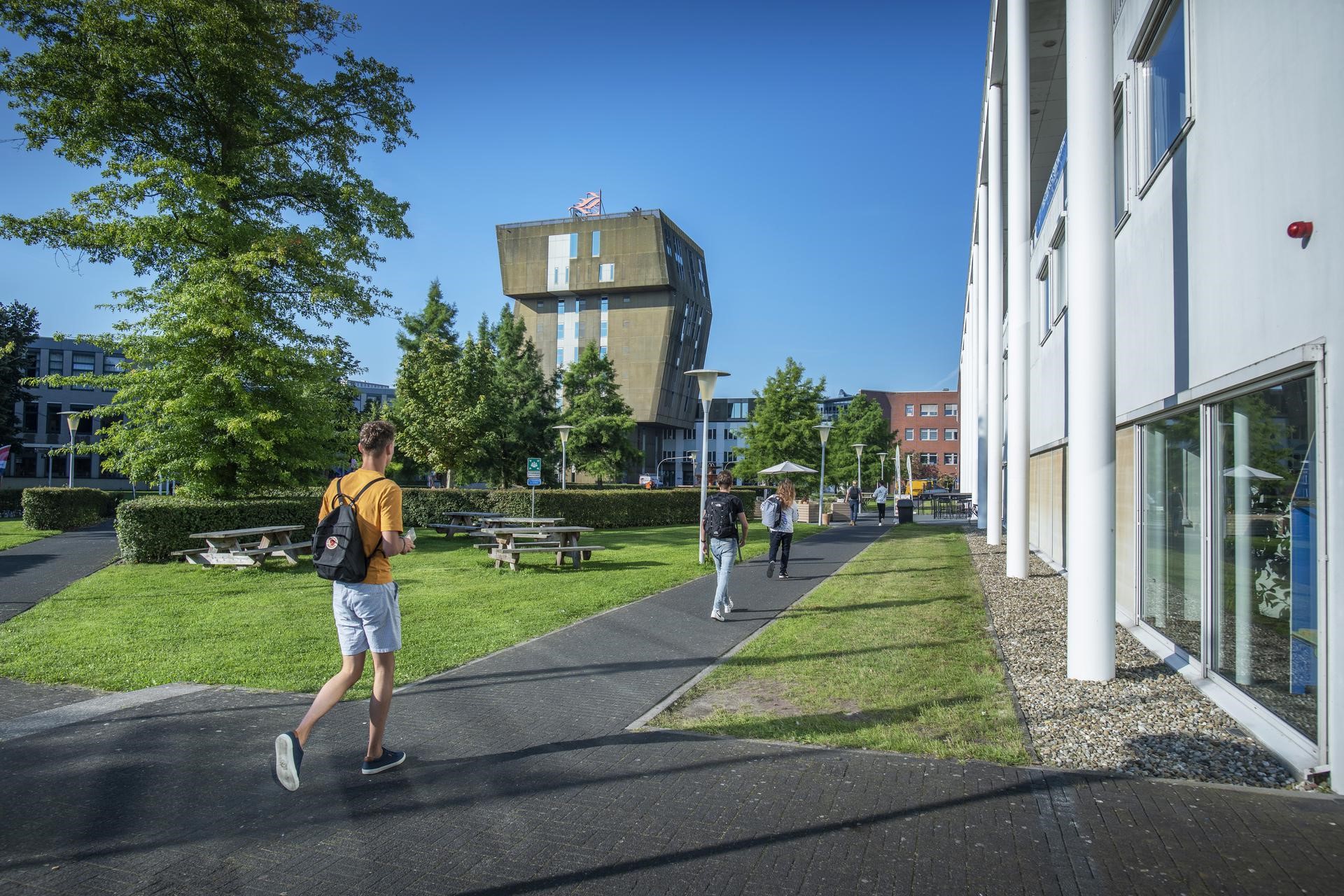 Voorzitter Hanzehogeschool bezorgd om relatie Groningers en studenten