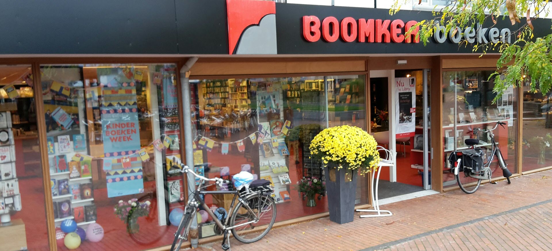 Boomker in Haren viert honderdjarig bestaan: een van de oudste boekhandels van Nederland