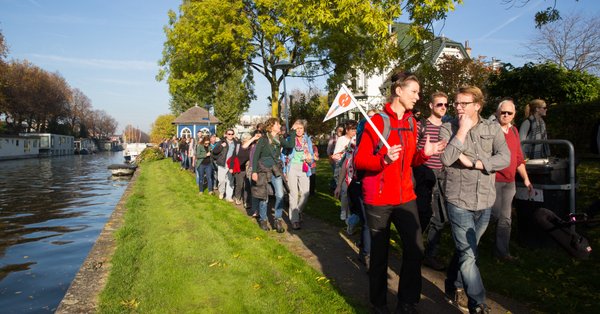 Wandelen vanuit Eemshaven naar Glasgow langs duurzame initiatieven: 'Climate Miles'