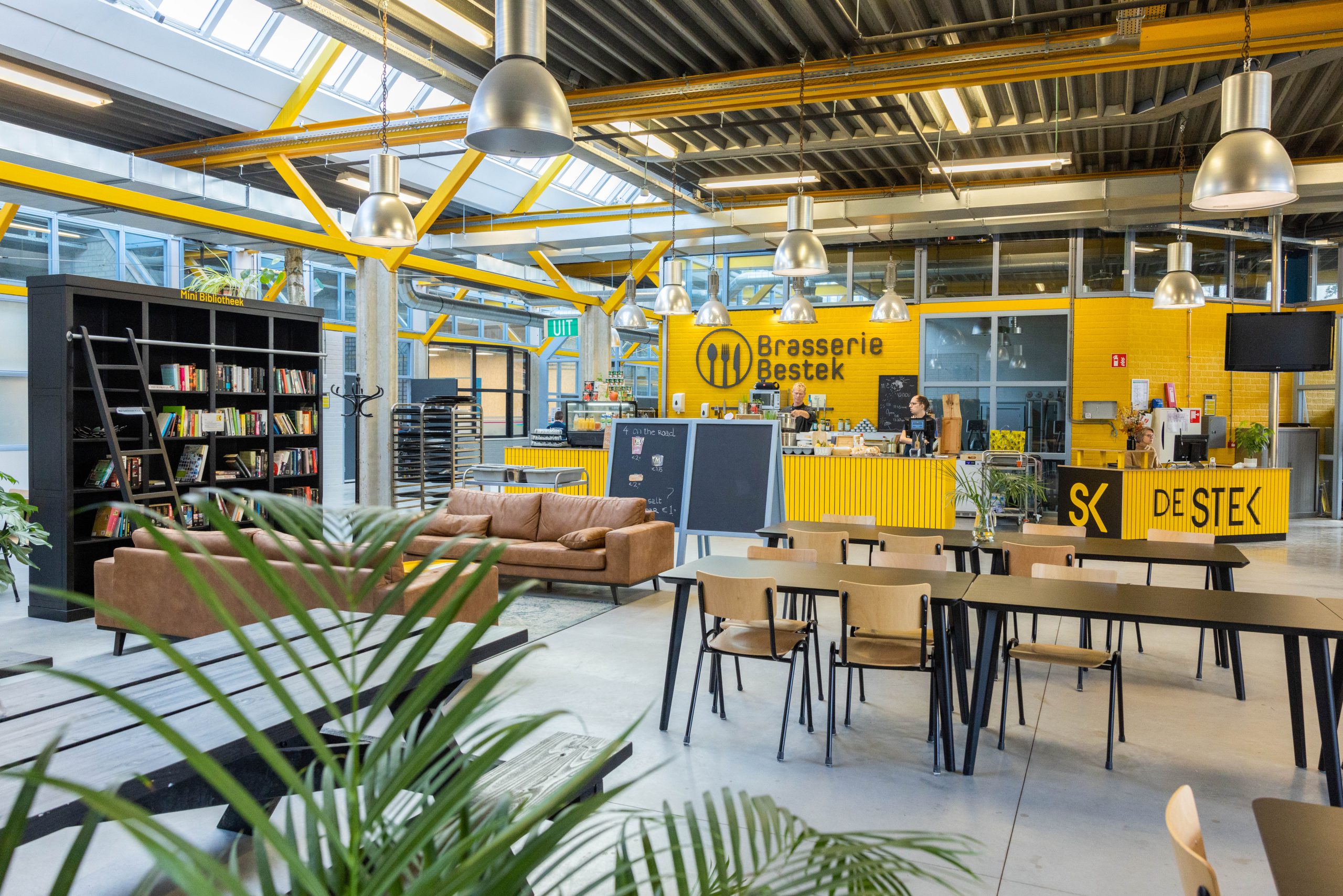 Bedrijfsverzamelgebouw De Stek: Mega duurzaam, innovatief én al helemaal gevuld