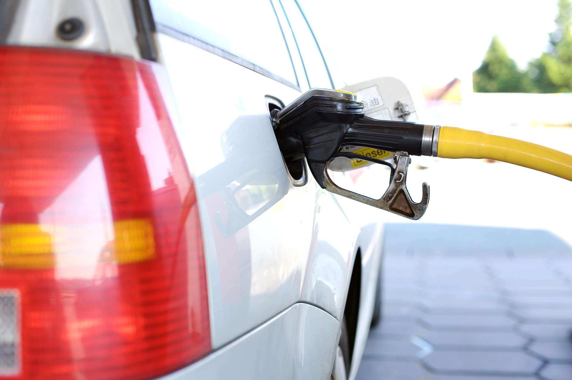 Stijgende prijzen bij tankstations: 2,27 euro per liter Euro95