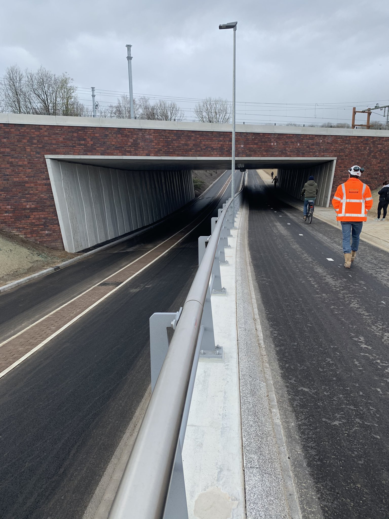 Waarom is er tijdelijk eenrichtingsverkeer in de Helperzoomtunnel?