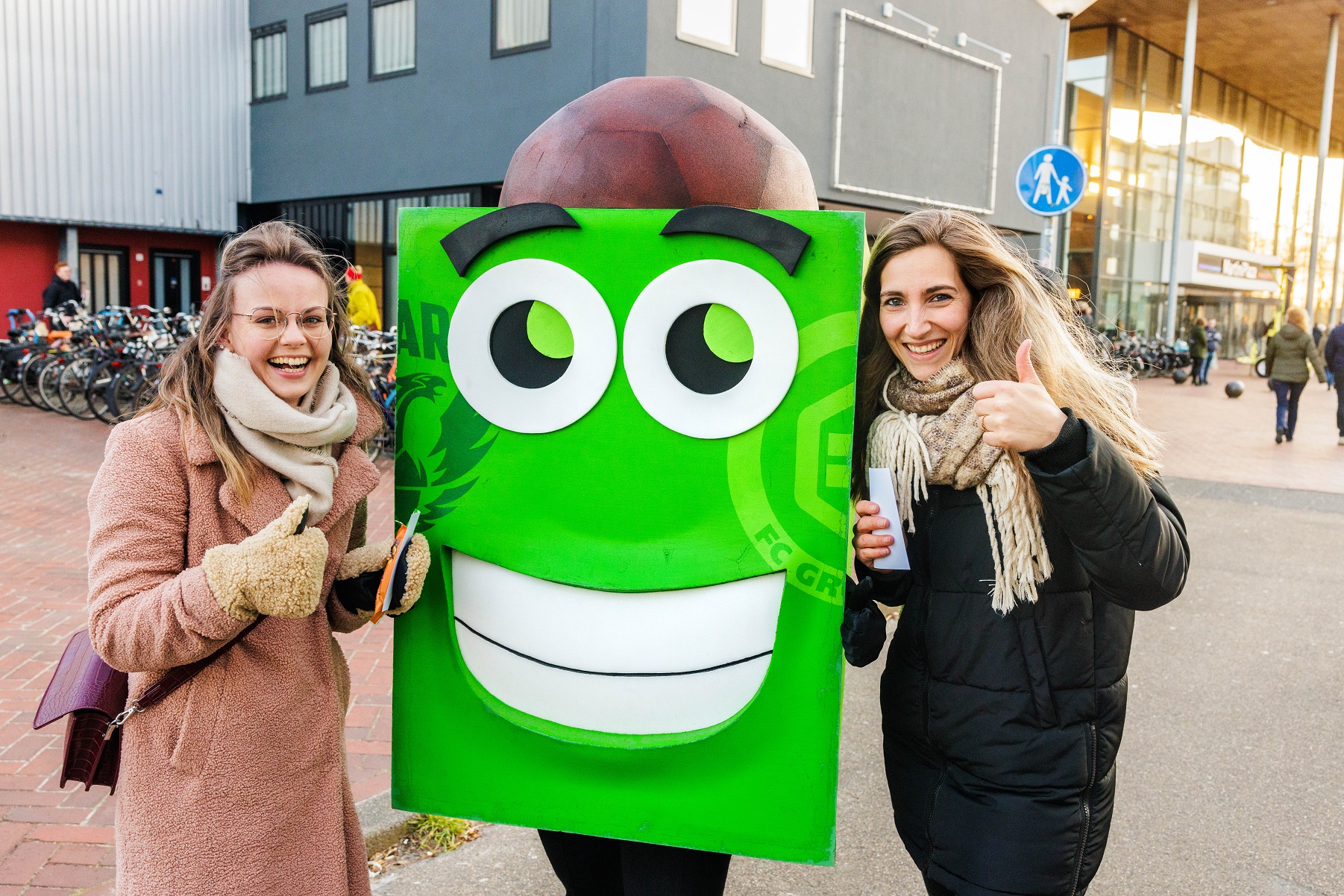 Traktatie voor Donar-fans op de fiets