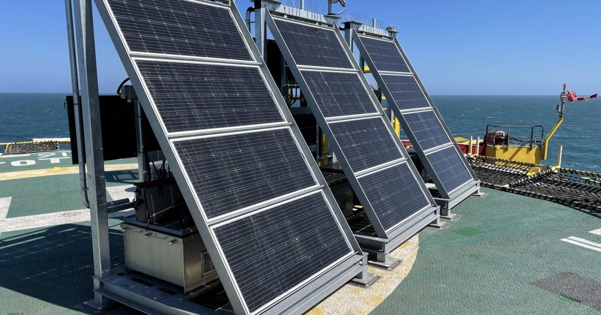 Gronings bedrijf marktleider in het markeren van oude platforms op zee