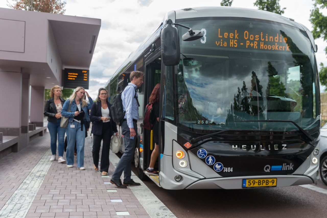 Nieuw busstation UMCG-Noord in gebruik