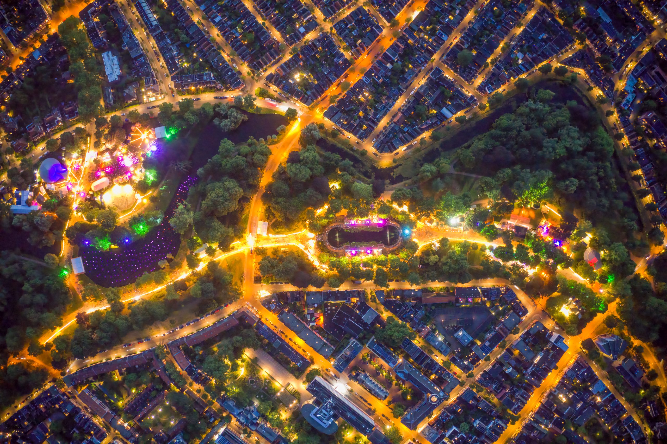 Feeëriek festival Noorderzon vanuit de lucht