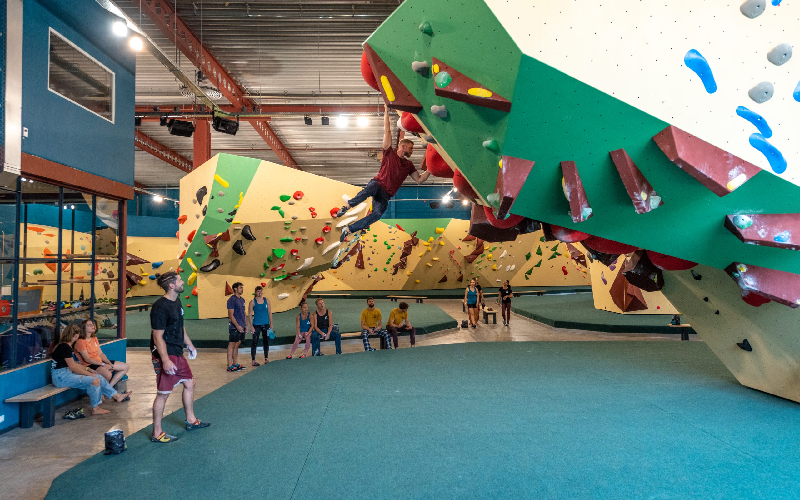 Nieuw boulderhal aan Atoomweg in Stad