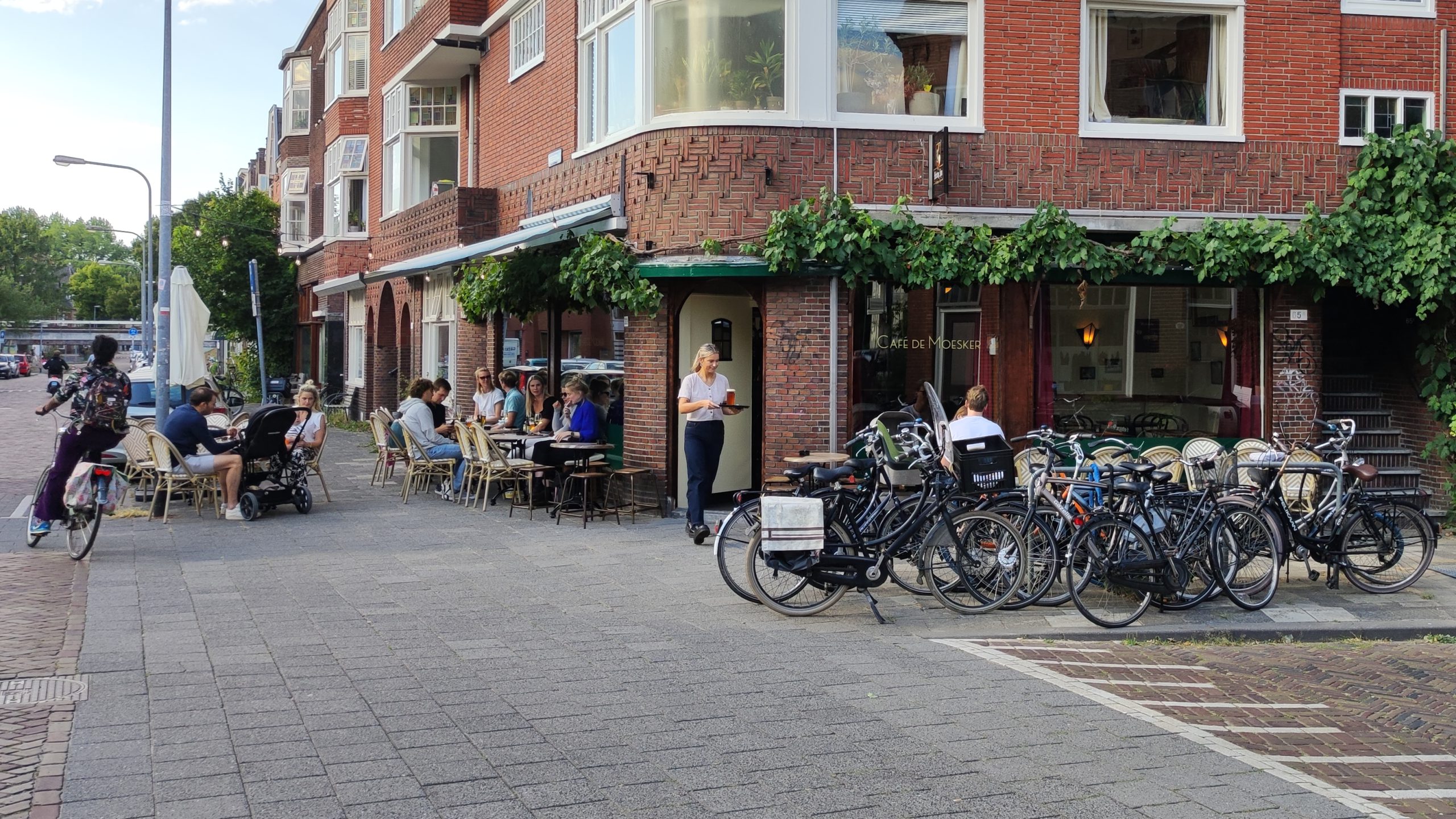 Café De Moesker opent deuren aan Moesstraat in Groningen