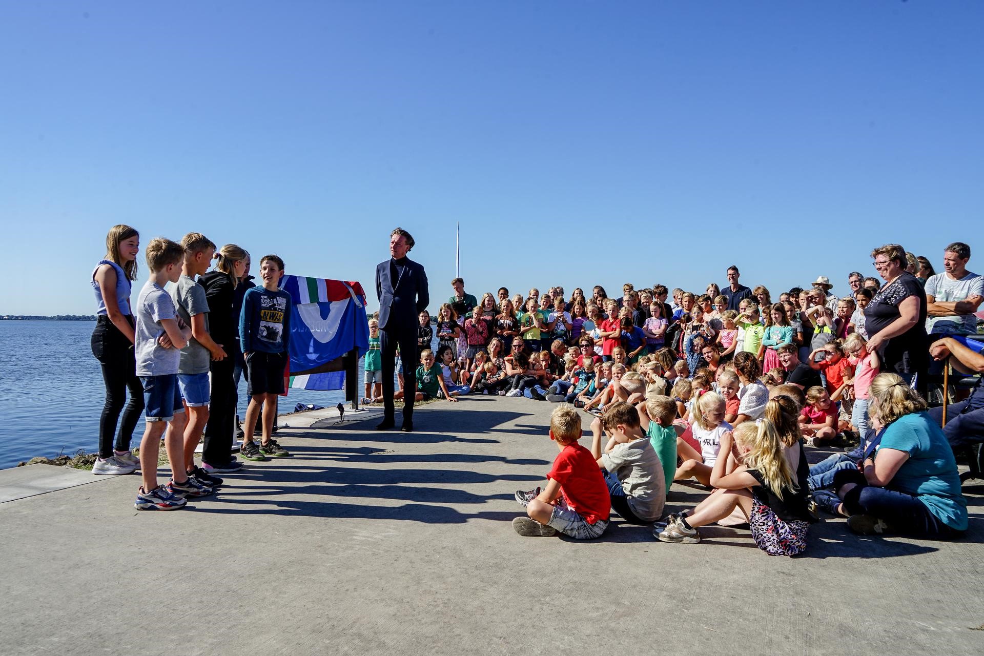 Groningse kinderen voortaan met eigen bootje naar school