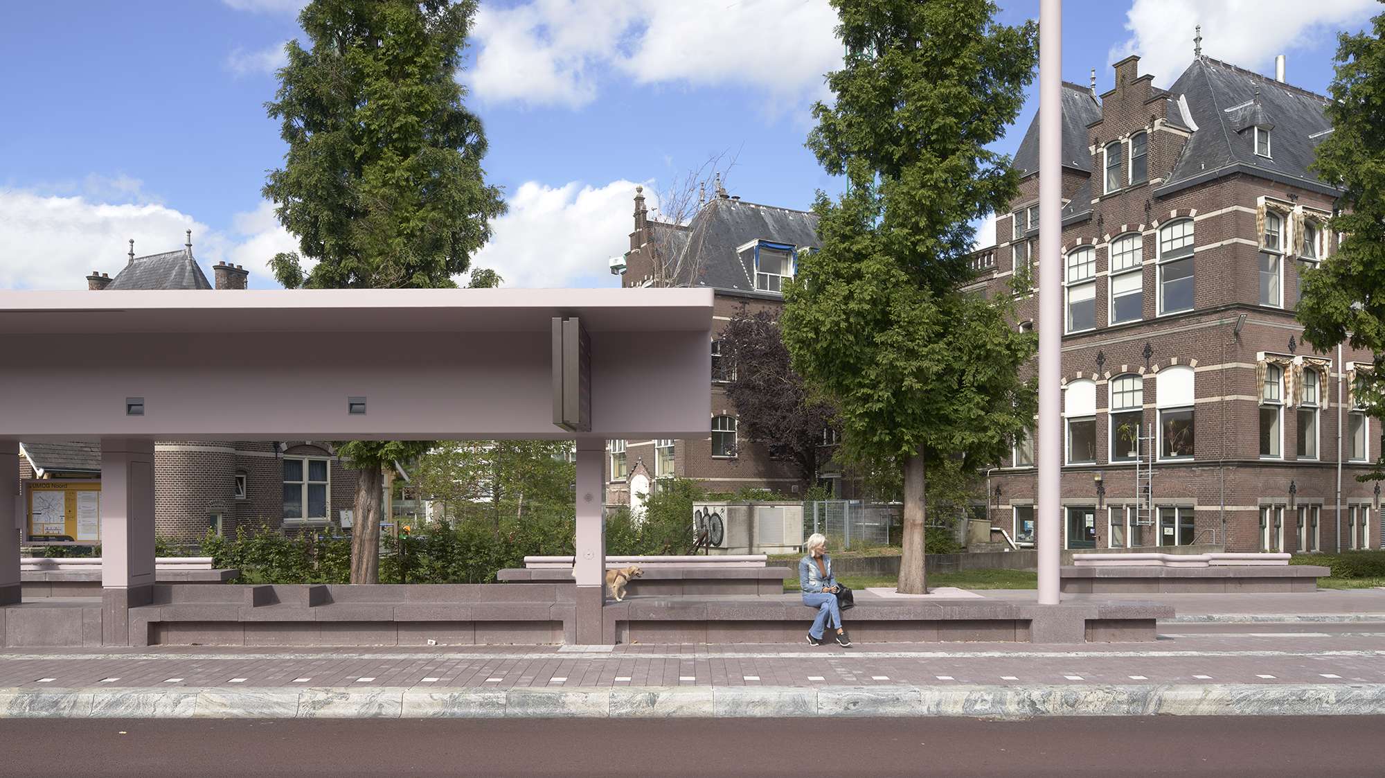 Busknooppunt UMCG Noord // Foto: Rene de Wit | Koen van Velsen architecten.