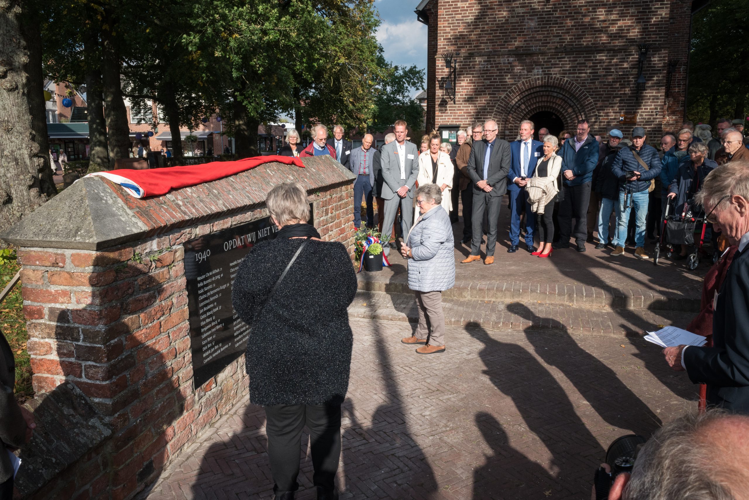 Oorlogsmonument Haren aangepast, met meer namen van gevallenen