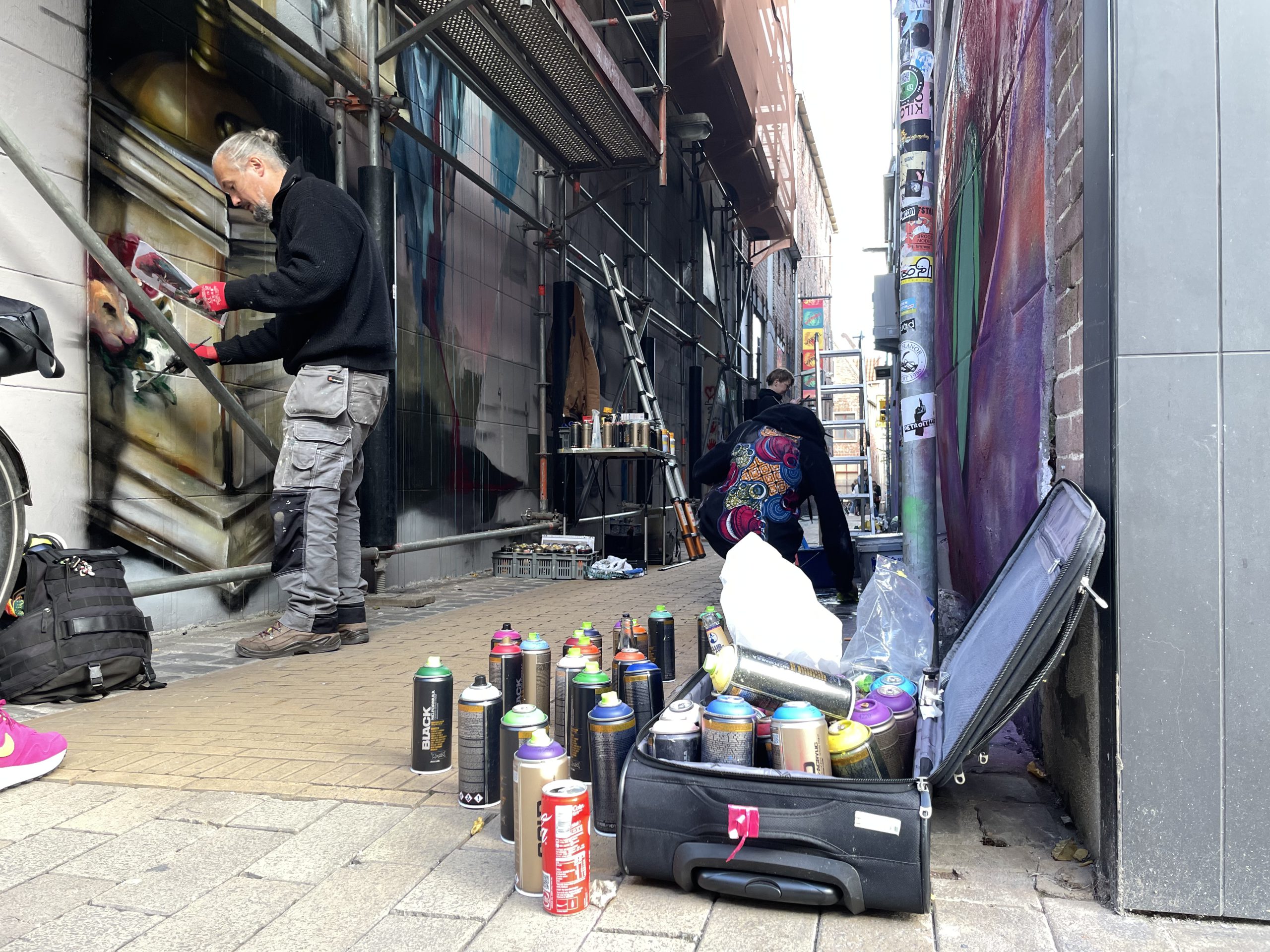 Kunstenaars maken de Papengang kleurrijker