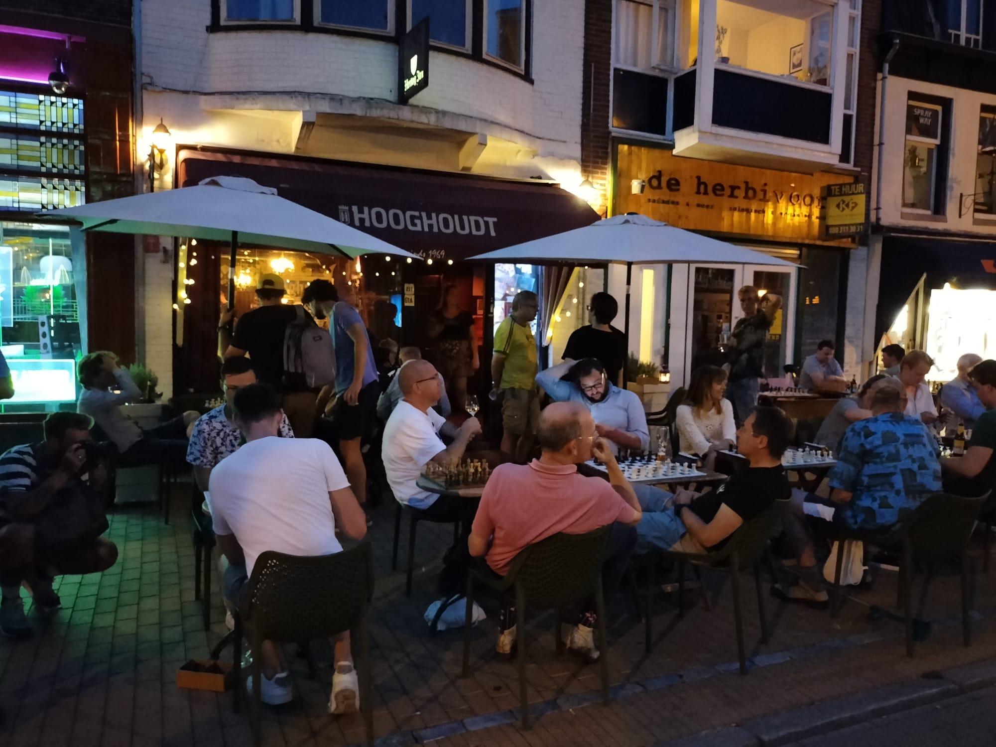 Proeflokaal Hooghoudt boycot WK voetbal als eerste café in Groningen