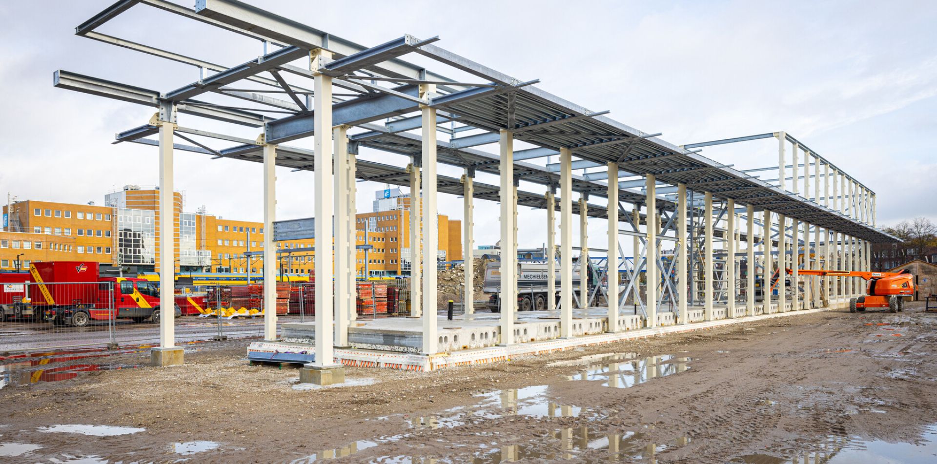 Hoogste punt in bouw ‘nieuwe’ station Groningen bereikt