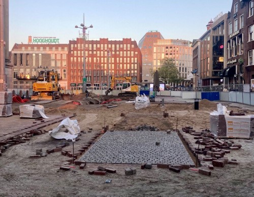 Grote Markt: ouderwetse kasseien voor de zuidzijde