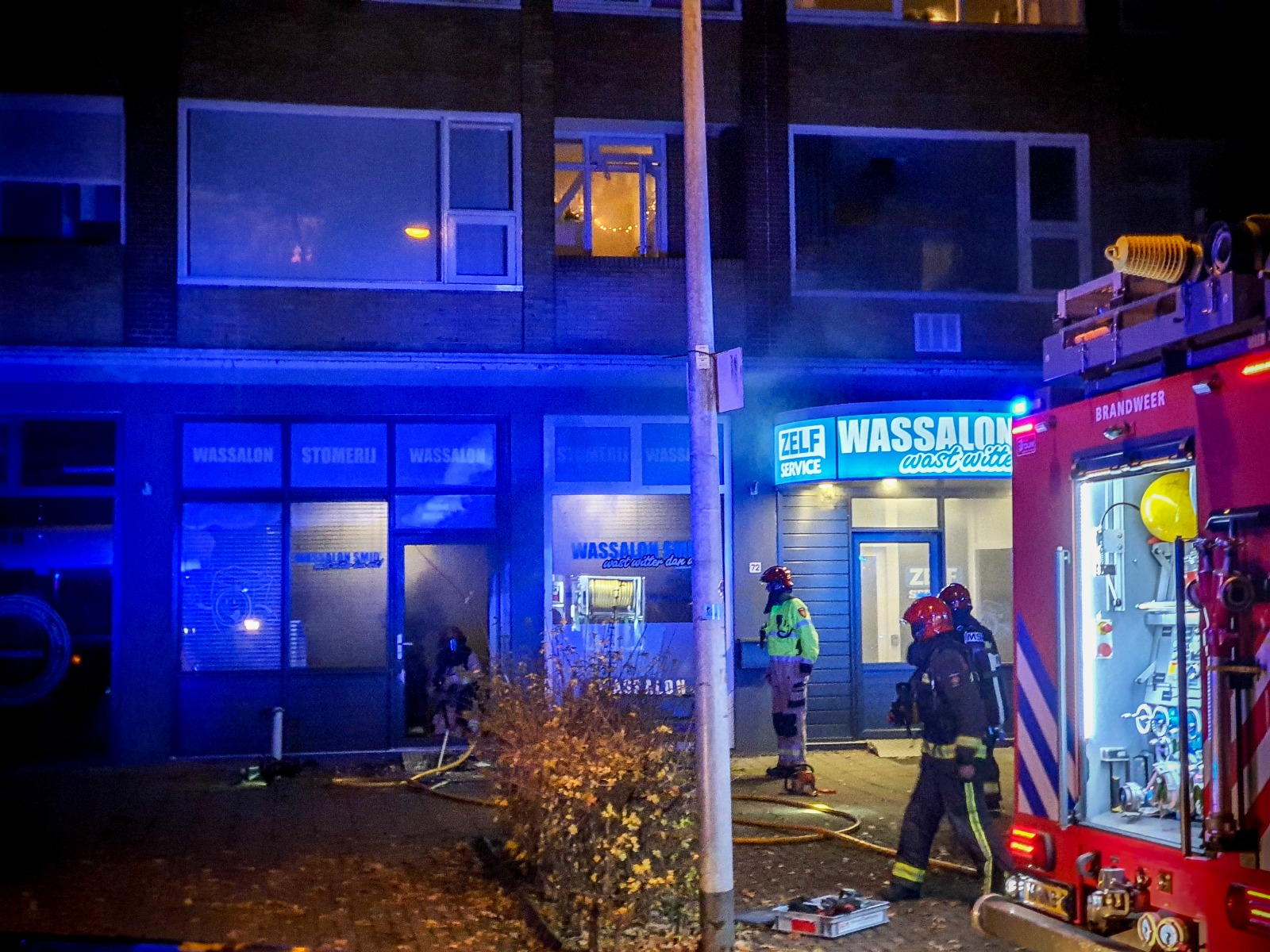 Brand in wassalon Vechtstraat snel onder controle