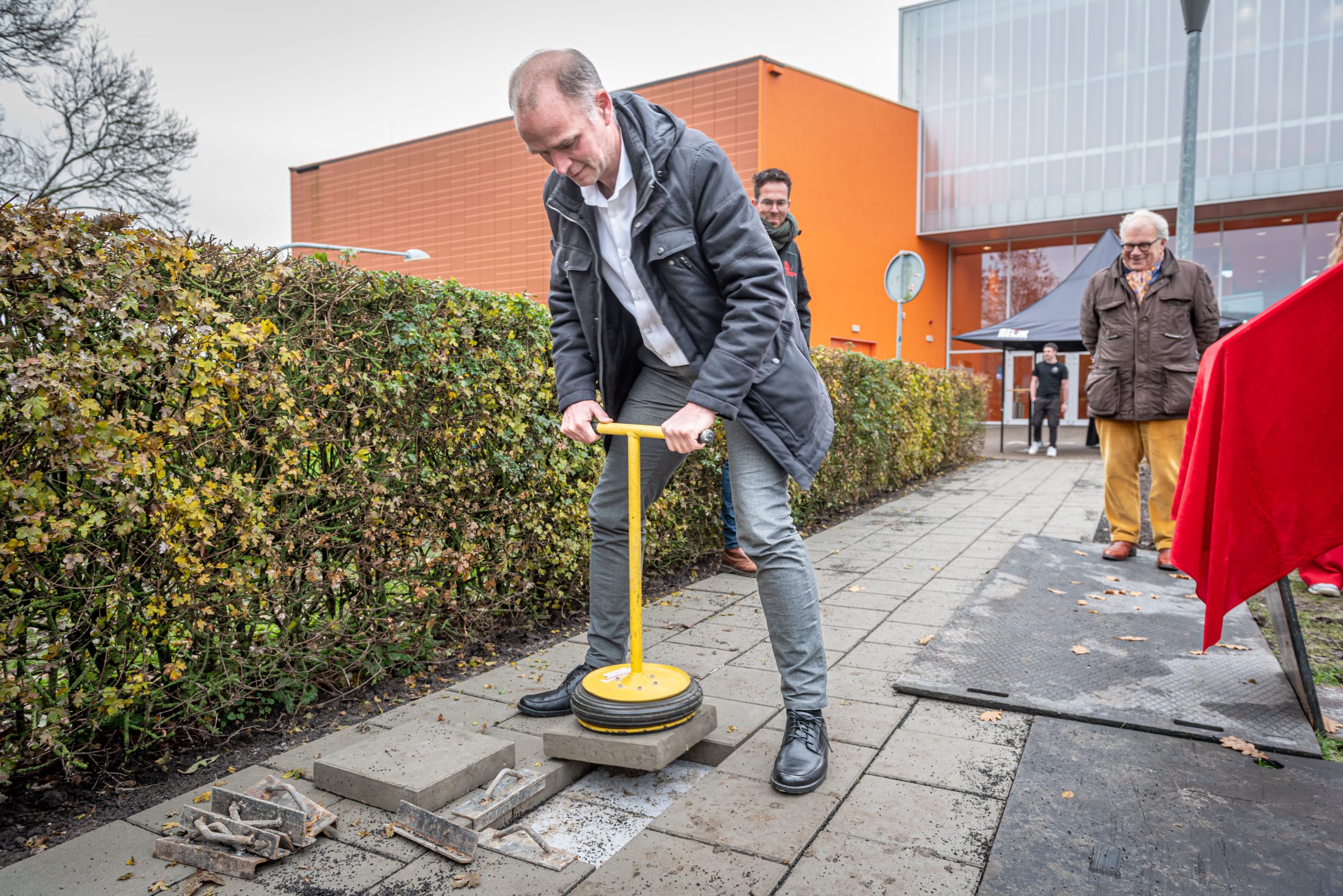 Nieuw en innovatief trottoir op Zernike Campus helpt wateroverlast voorkomen