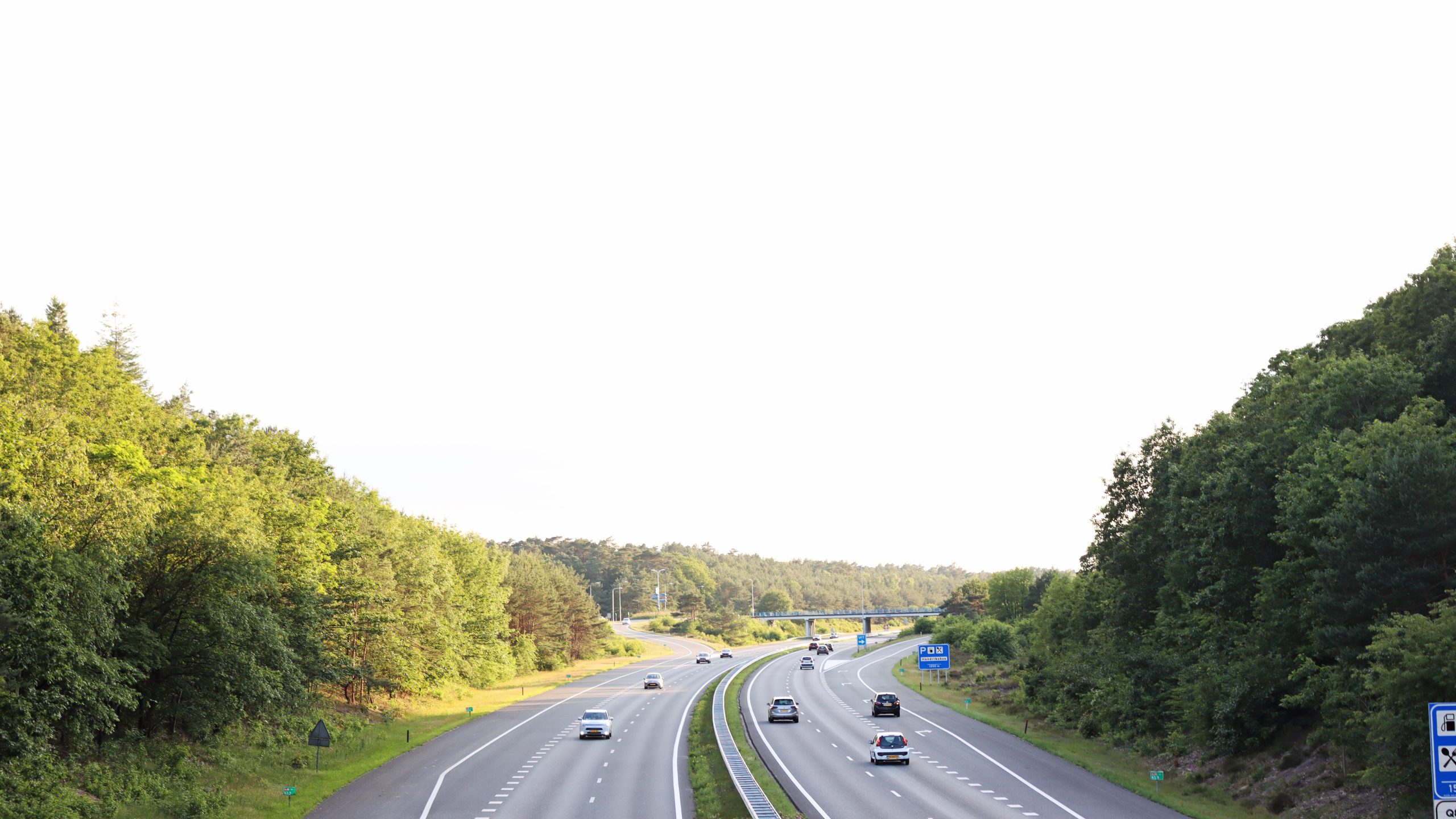 Afrit A7 bij Hoogkerk vanwege 'achtervolging en crash' afgesloten door politie (UPDATE)