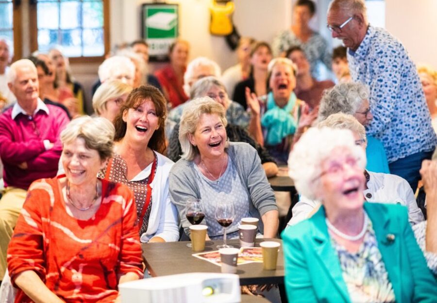 Groningen krijgt weer Meezingcafé: op vrijdag, bij VRIJDAG