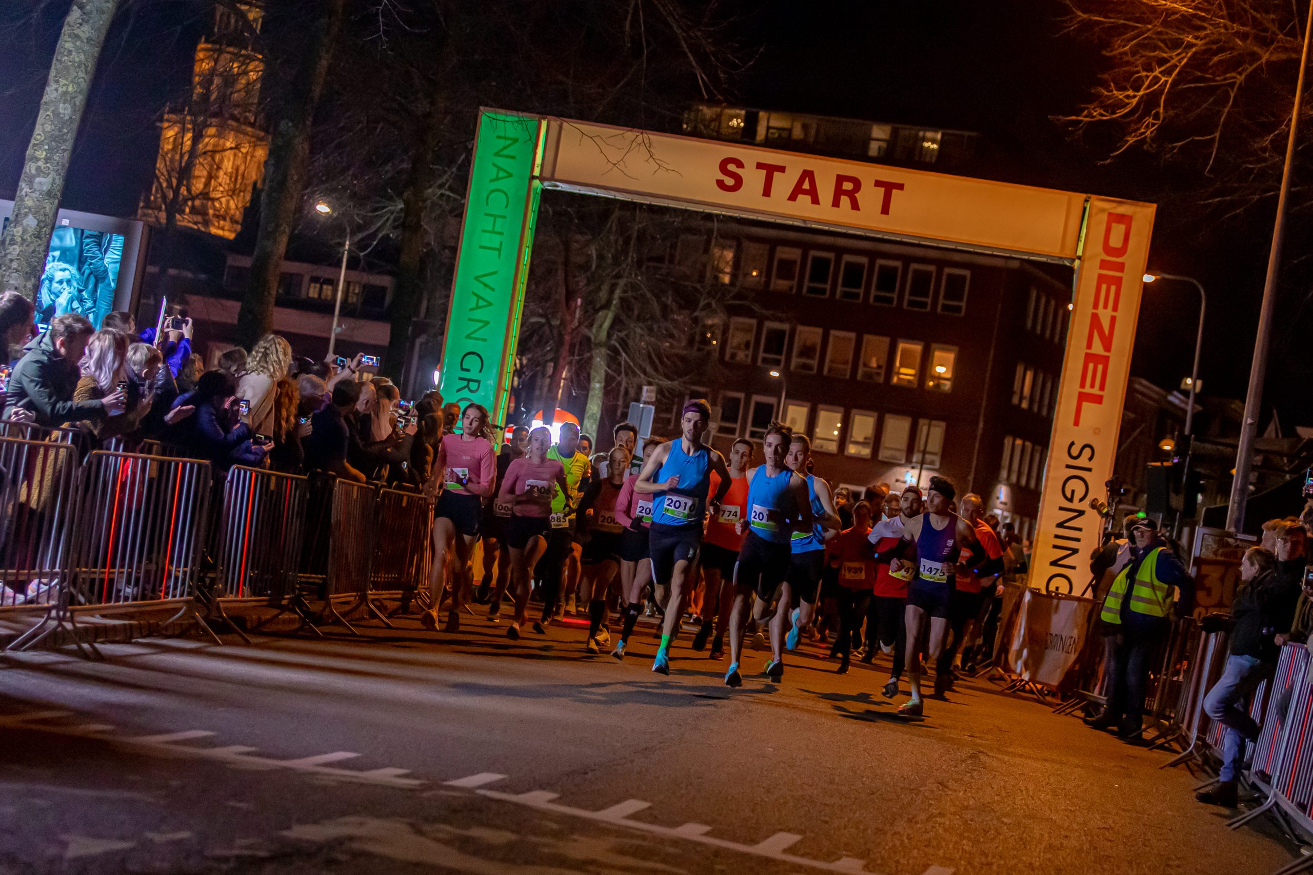 Feestelijke Nacht van Groningen: hardlopen door donkere en nachtelijke binnenstad