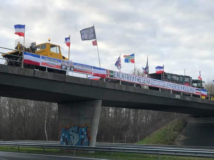 Demonstratie boven A7 voortaan zonder spandoeken en vlaggen