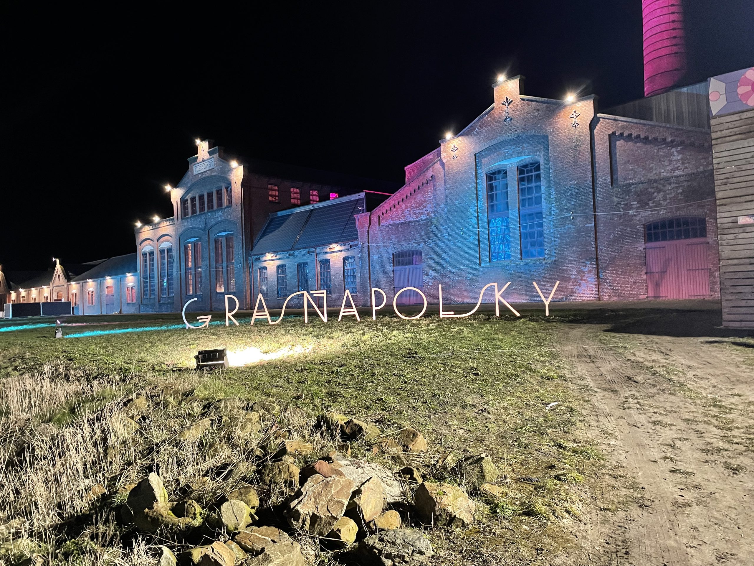 Grasnapolsky in oude strokartonfabriek De Toekomst uitgegroeid tot uniek Gronings festival