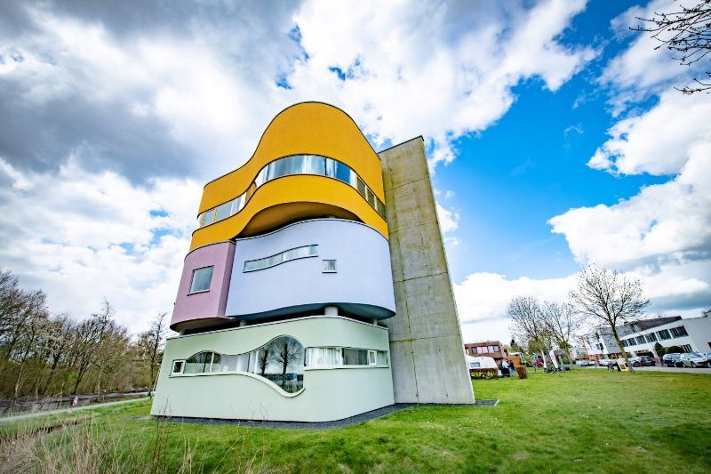 Beroemd architectuur-object Wall House in Groningen steeds meer ingezet als podium voor jong talent