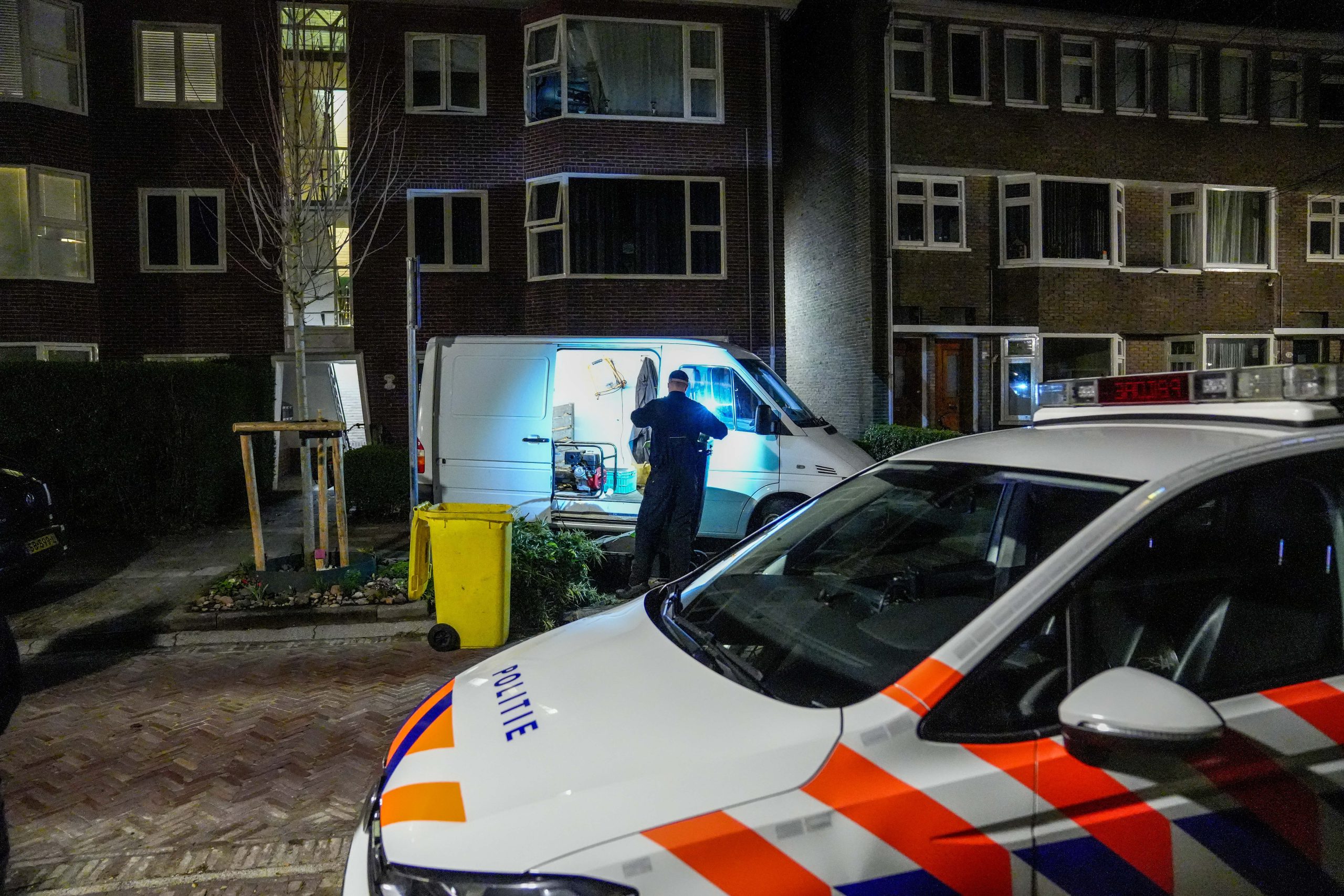 Politie stuit op hennepkwekerij na melding wateroverlast