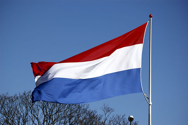 Burgermeester Westerkwartier: "Het doet velen pijn onze vlag omgekeerd te zien hangen"