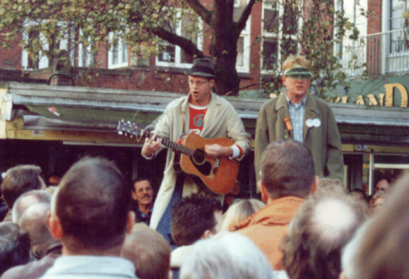 Pé Daalemmer en Rooie Rinus vieren 45-jarig jubileum in Paradiso
