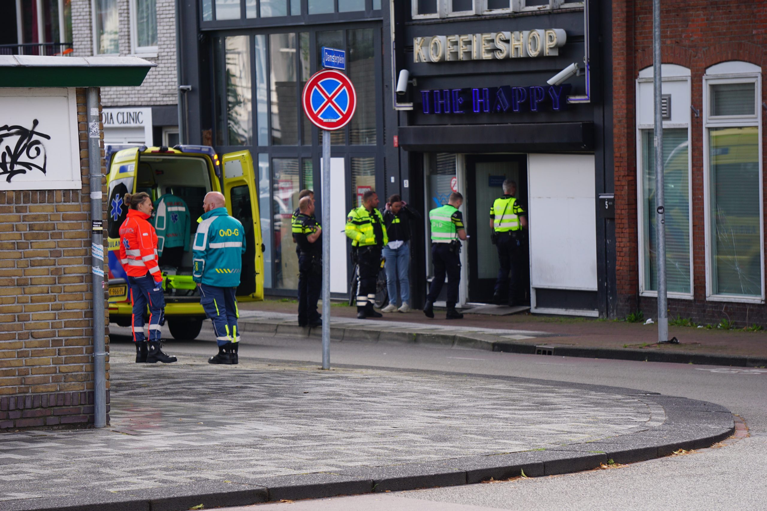 GRONINGEN - Donderdagmorgen 4 juli tegen 09.05 uur heeft een steekincident plaatsgevonden aan de Damsterdiep in Groningen. Bij het incident zouden vier personen gewond geraakt zijn. Drie van de gewonden zijn naar een ziekenhuis vervoerd waarvan