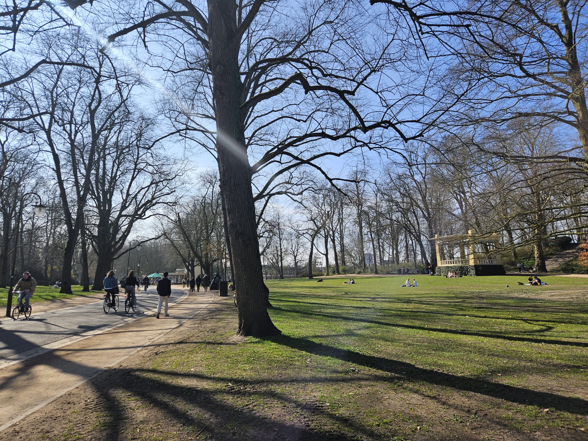 Stadjes genieten volop in het Noorderplantsoen