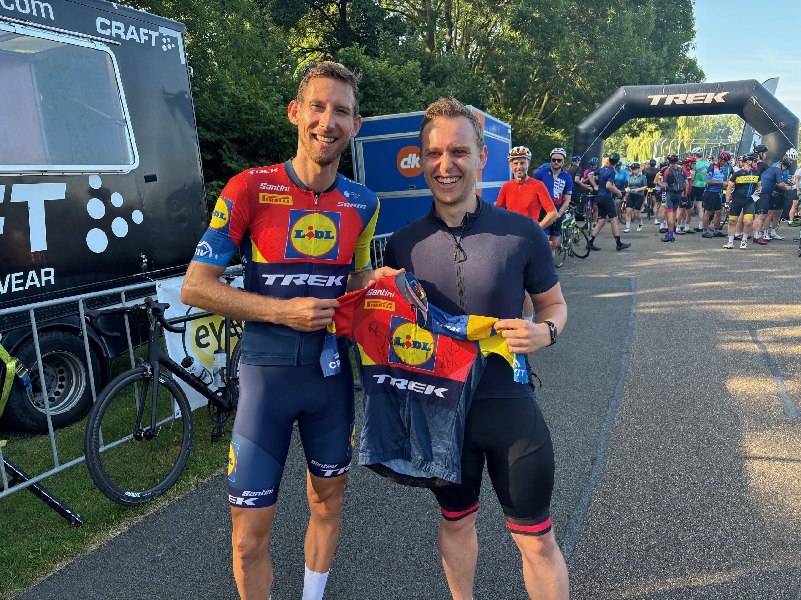 Bauke Mollema tijdens zijn eigen tocht in 2025