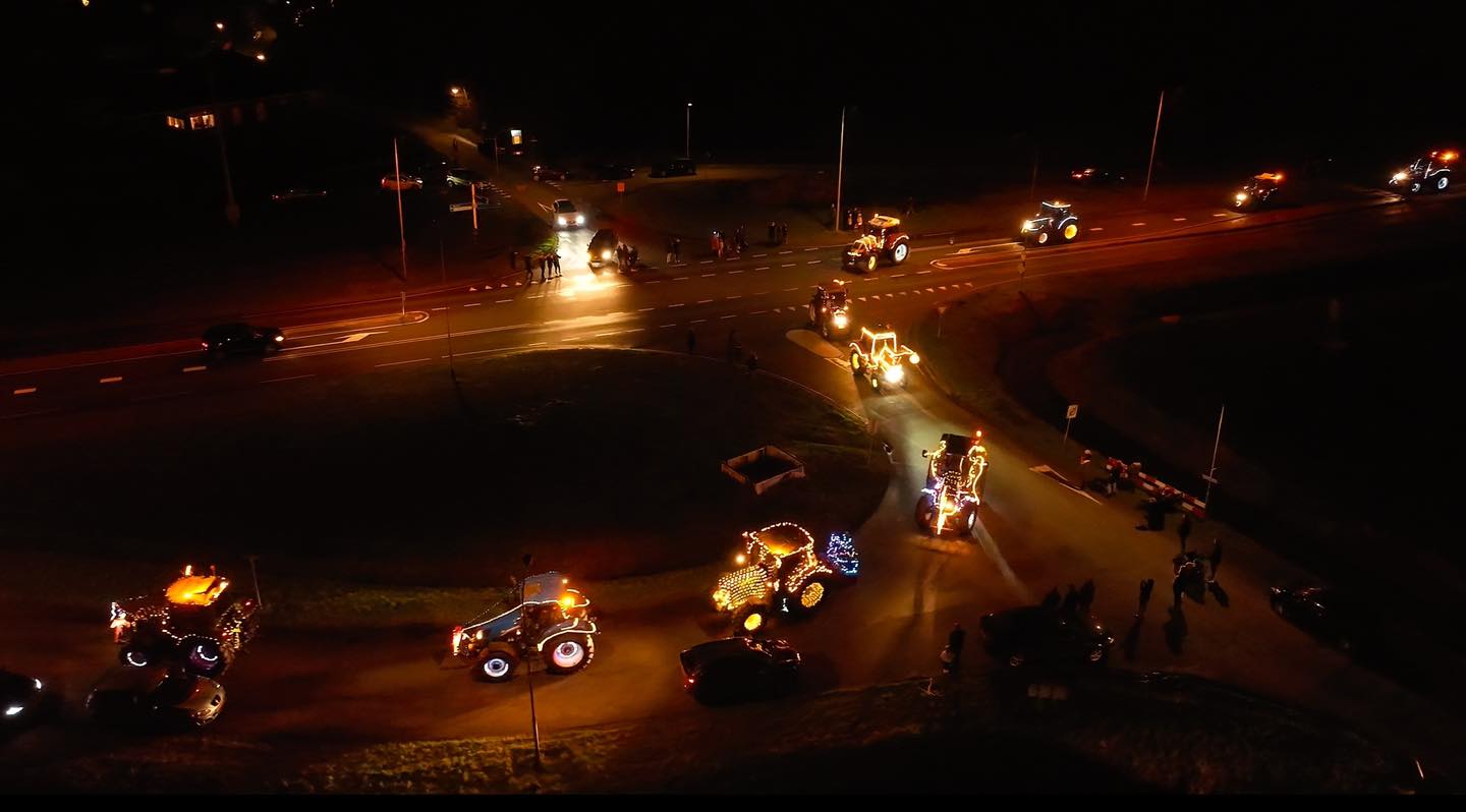 Trekkerstoet vorig jaar Foto via Facebook Boeren Samenwerkingsverband Noord-Nederland