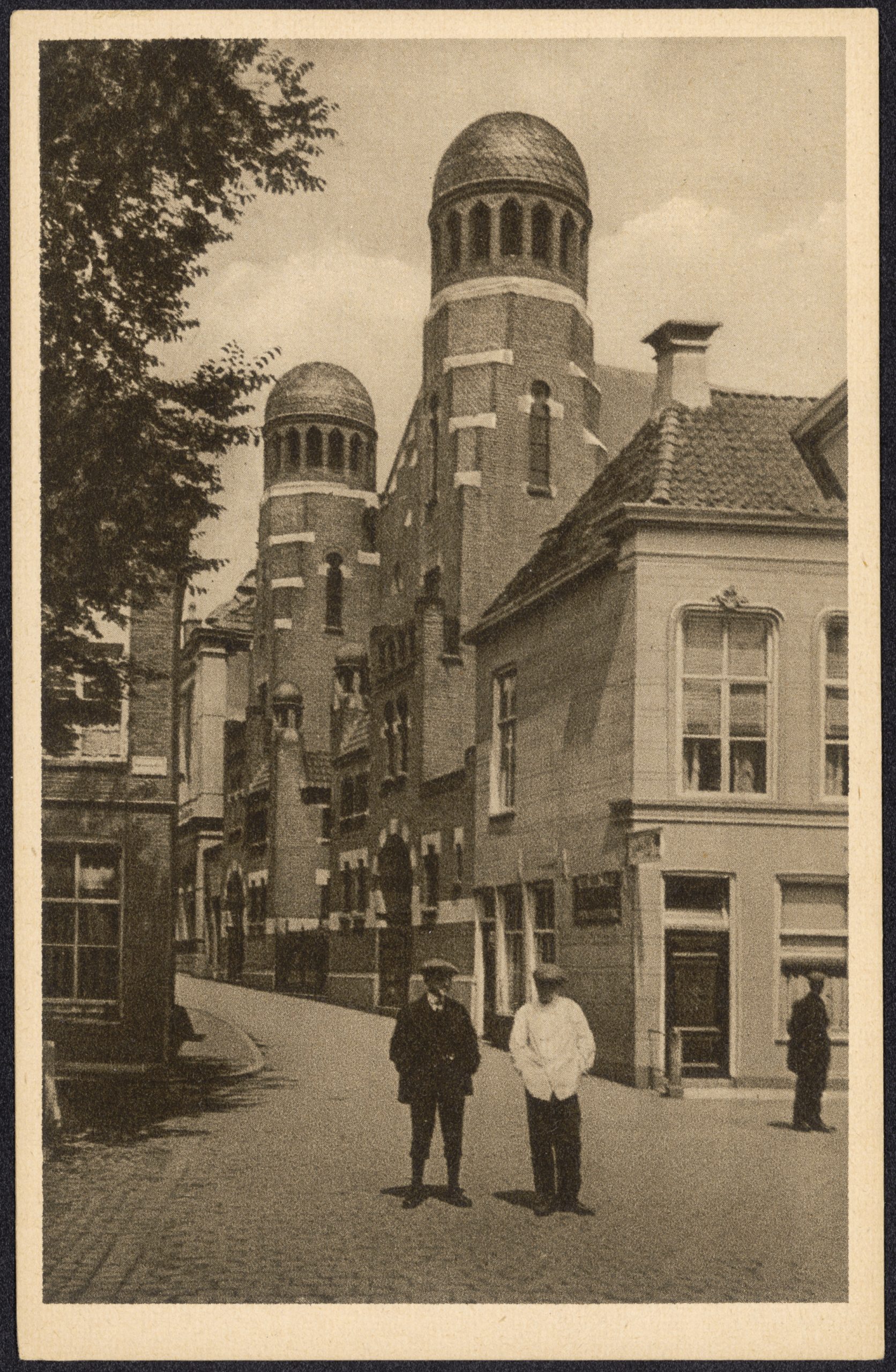 De Synagoge in 1913. Foto |  P. Kramer, Groninger Archieven