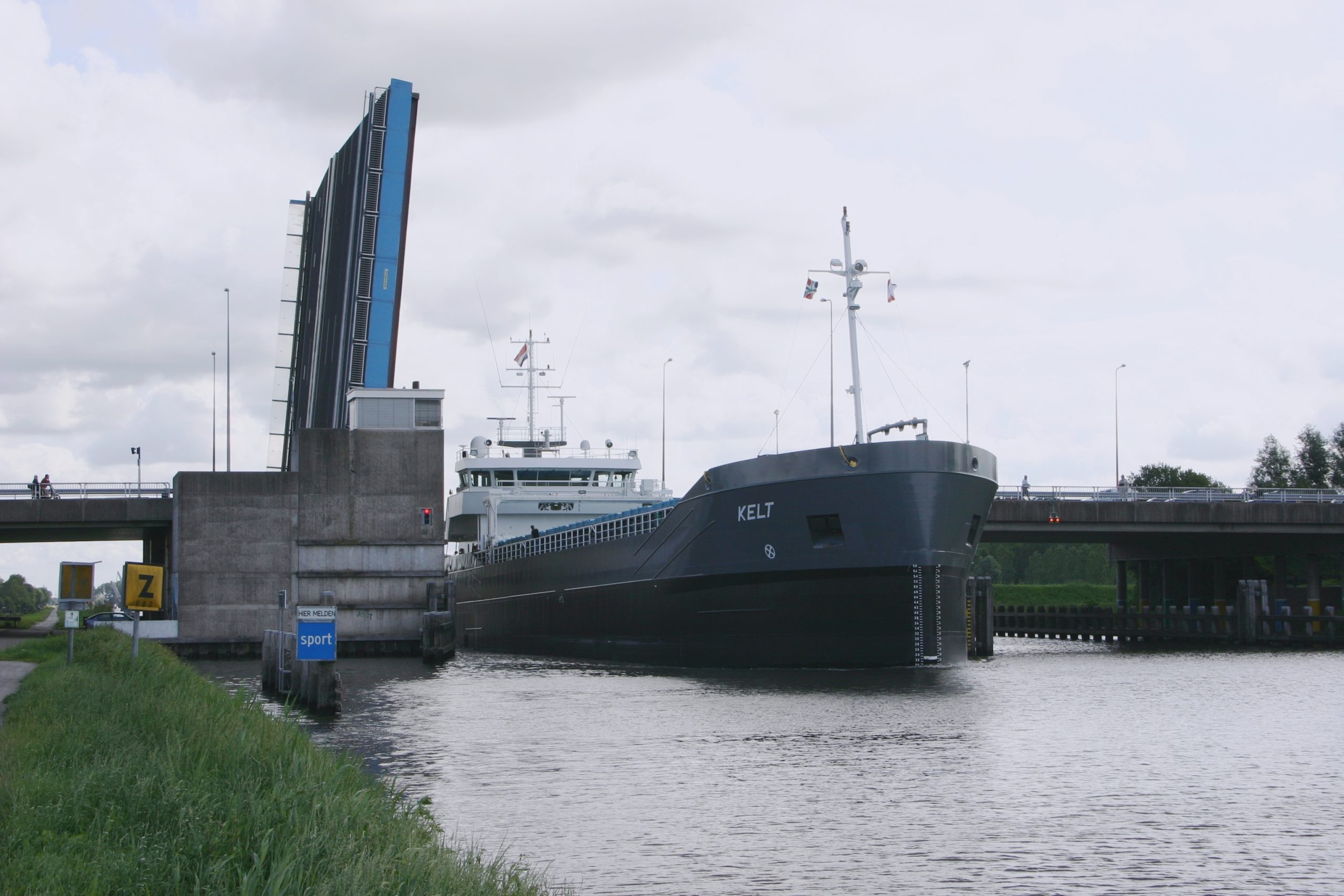 Foto | Niels Johannes, Driebondsbrug Groningen 2009, 14 augustus 2009, Wikimedia Commons, CC BY-SA 4.0.