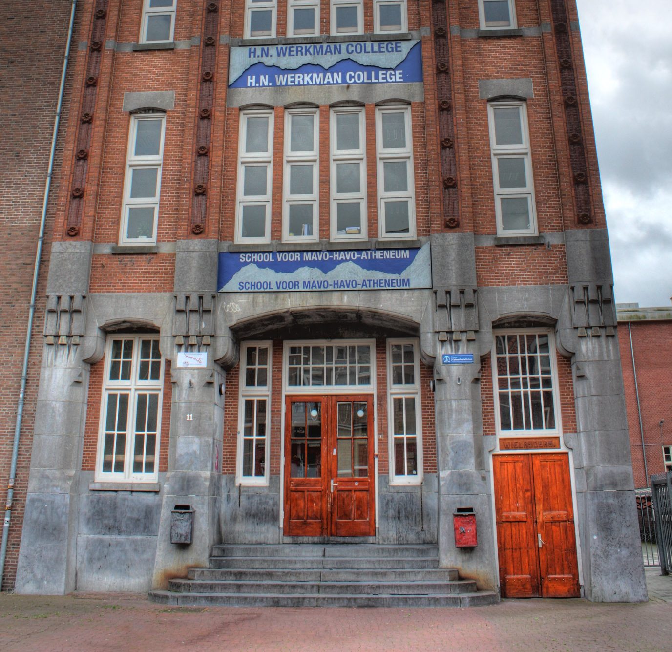 Foto | ZanderZ. (2011, 13 augustus). Werkmancollege Groningen. Wikimedia Commons. Creative Commons Naamsvermelding-GelijkDelen 3.0 (CC BY-SA 3.0).